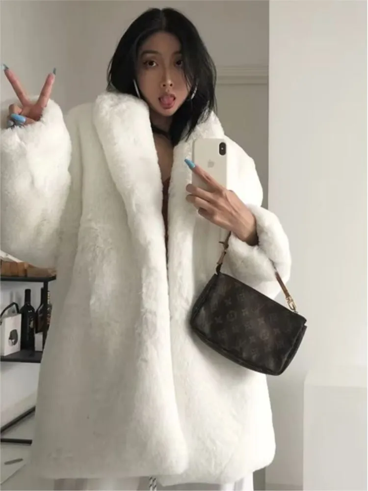 

KIDCRKJ Autumn Women's Mink Fur Jacket White Shawl Collar Faux Rabbit Fur Coat For Female Thickened Warm Lady's Faux Fur Coat