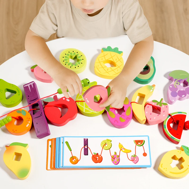 1 Stück Holz-Cartoon-Frucht-Bespannungsspiel für Kinder mit Farb- und Formerkennungskarten, geeignet für Kinder ab 3 Jahren
