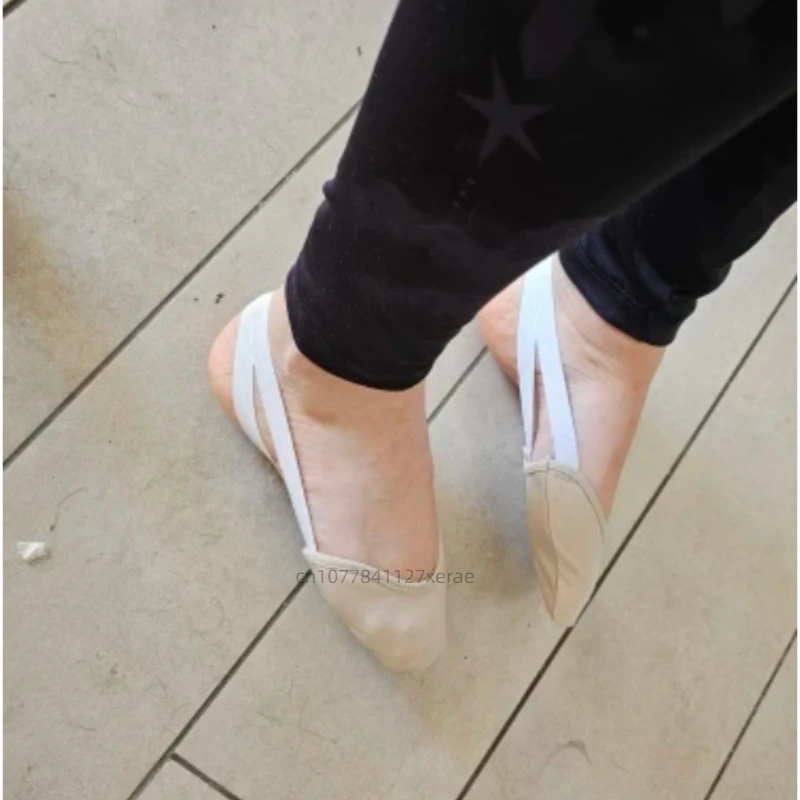 Chaussures de danse modernes à semelles souples absorbant les chocs, respirantes et légères pour l'entraînement, chaussures de ballet pour femmes