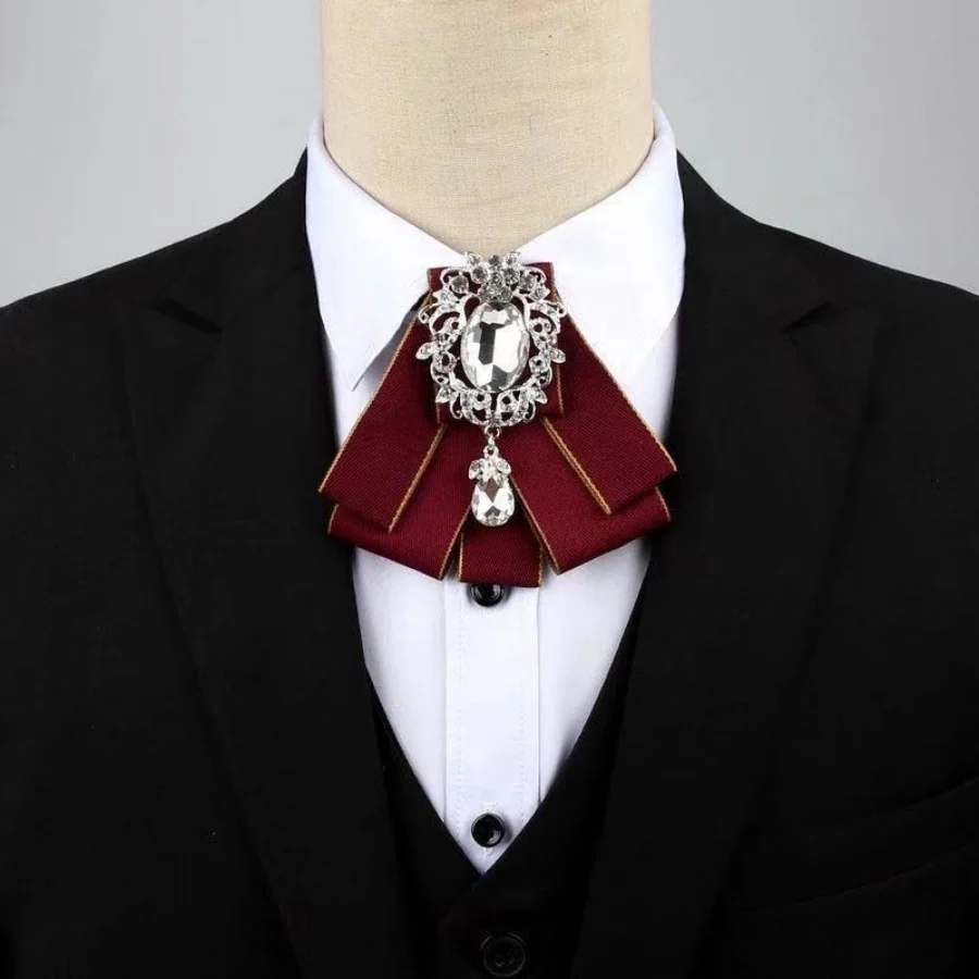 قطعة واحدة من الزهور ذات الياقة الماسية الكبيرة ذات الشريط الأسود العنابي للرجال مناسبة للاستخدام اليومي أثناء العروض