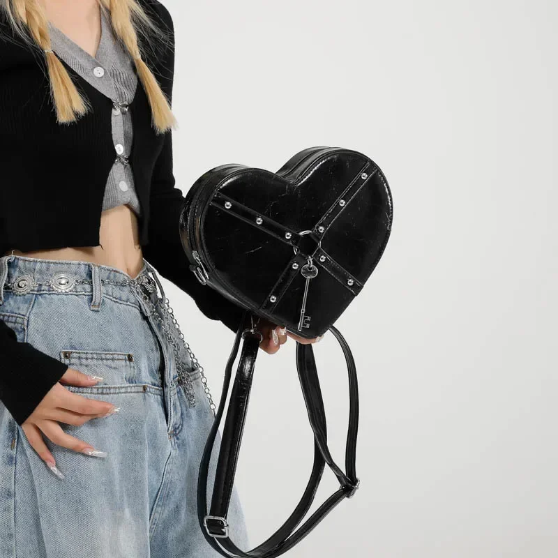 2024 New High-end Cool Girl Style zaini da donna Fashion Design borse a forma di cuore Y2K borsa a tracolla multifunzionale da donna