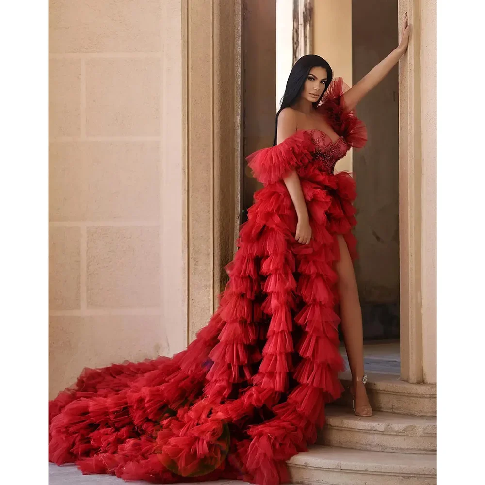 Classic Red Wedding Dresses Sleeveless Off Shoulder Train Appliques Long Dress Tiered Tulle Formal Occasion Gorgeous Bridal Gown