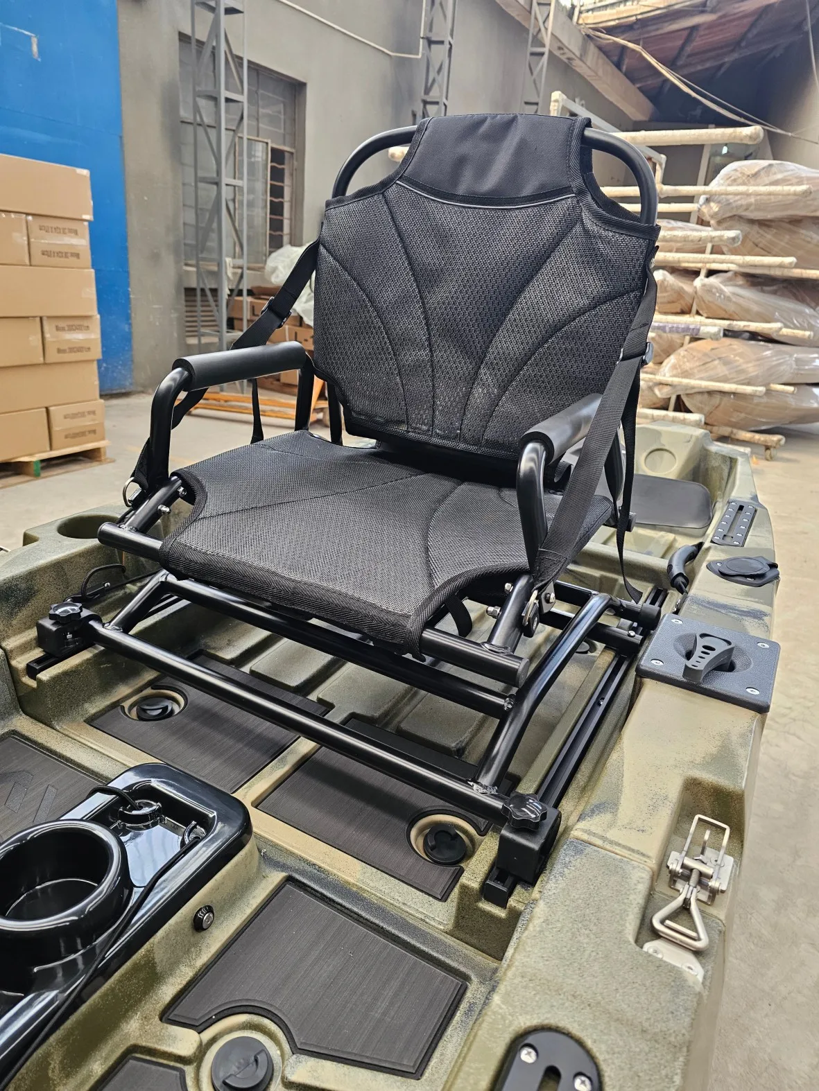 Customized Aluminum Seat with 360 Degree Swivel Rotation and PE Hull for Kayaking and Surfing Comfort
