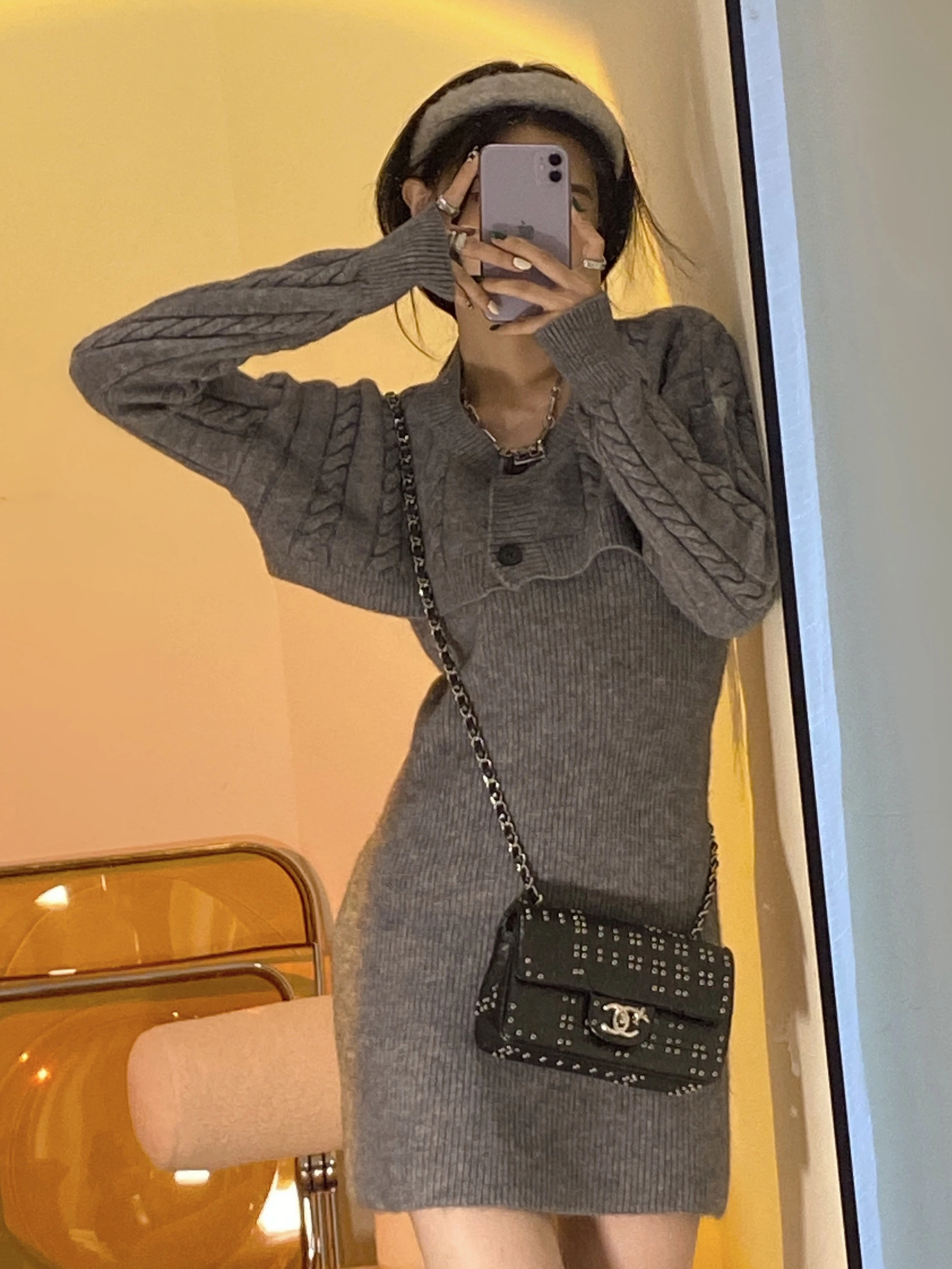 

Комплект из вязаного свитера и короткого платья Sweet Desire для женщин: осенне-зимний комплект из двух предметов, элегантный стиль, повседневная мода, премиум-класс.