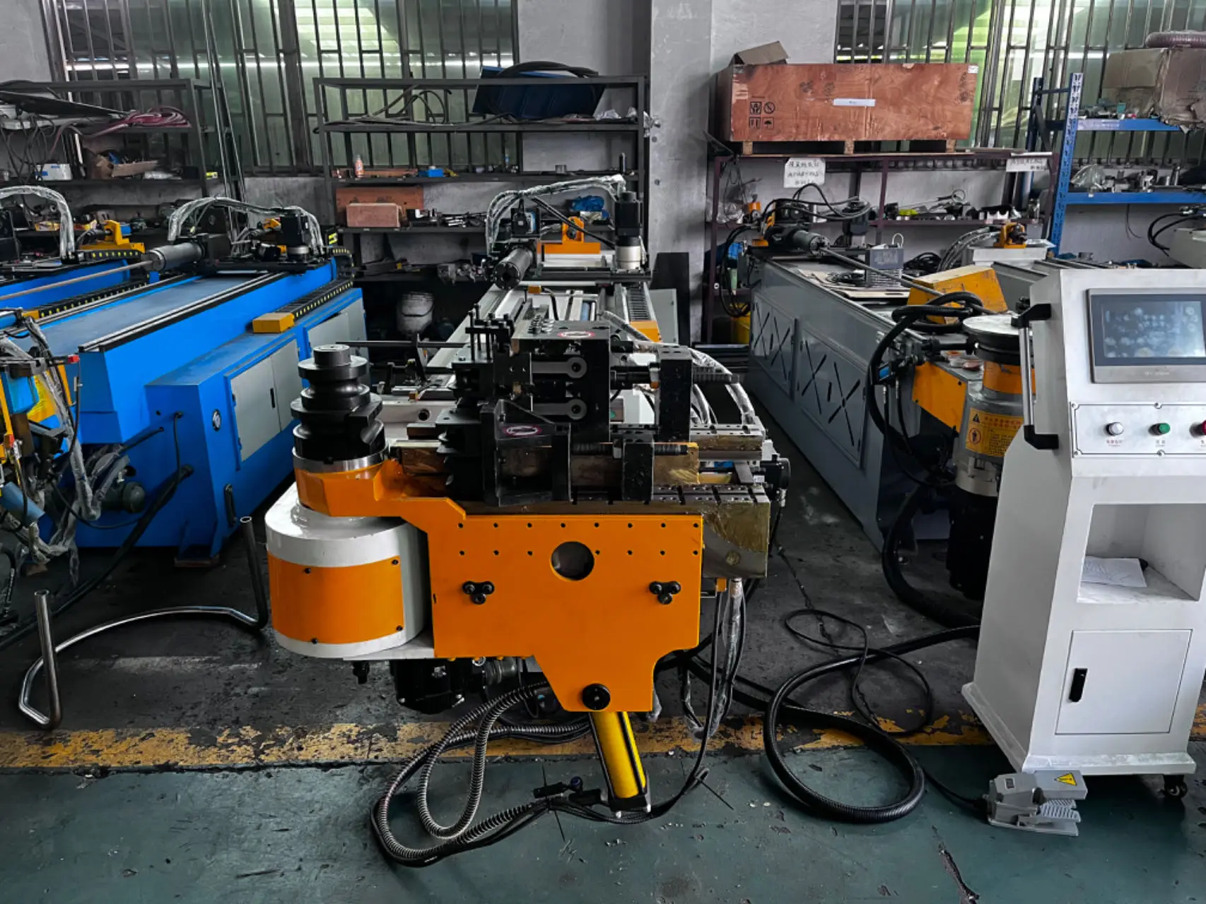 DW63CNC 4A2SV تصنيع أنابيب الأنابيب الأوتوماتيكية والكراسي والأثاث