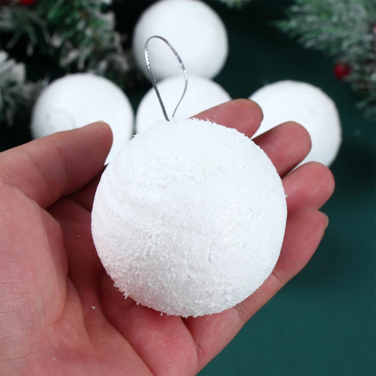 6cm 6pcs White Foam Balls Christmas Tree Snowball Hanging Pendant Ornaments Holiday New Year Wedding Party Decoration Supplies