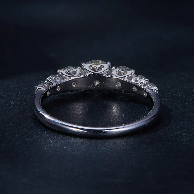 Anillo Éternité de 7 Moissanitas en Plata 925 | Dalesha - Imagen 4