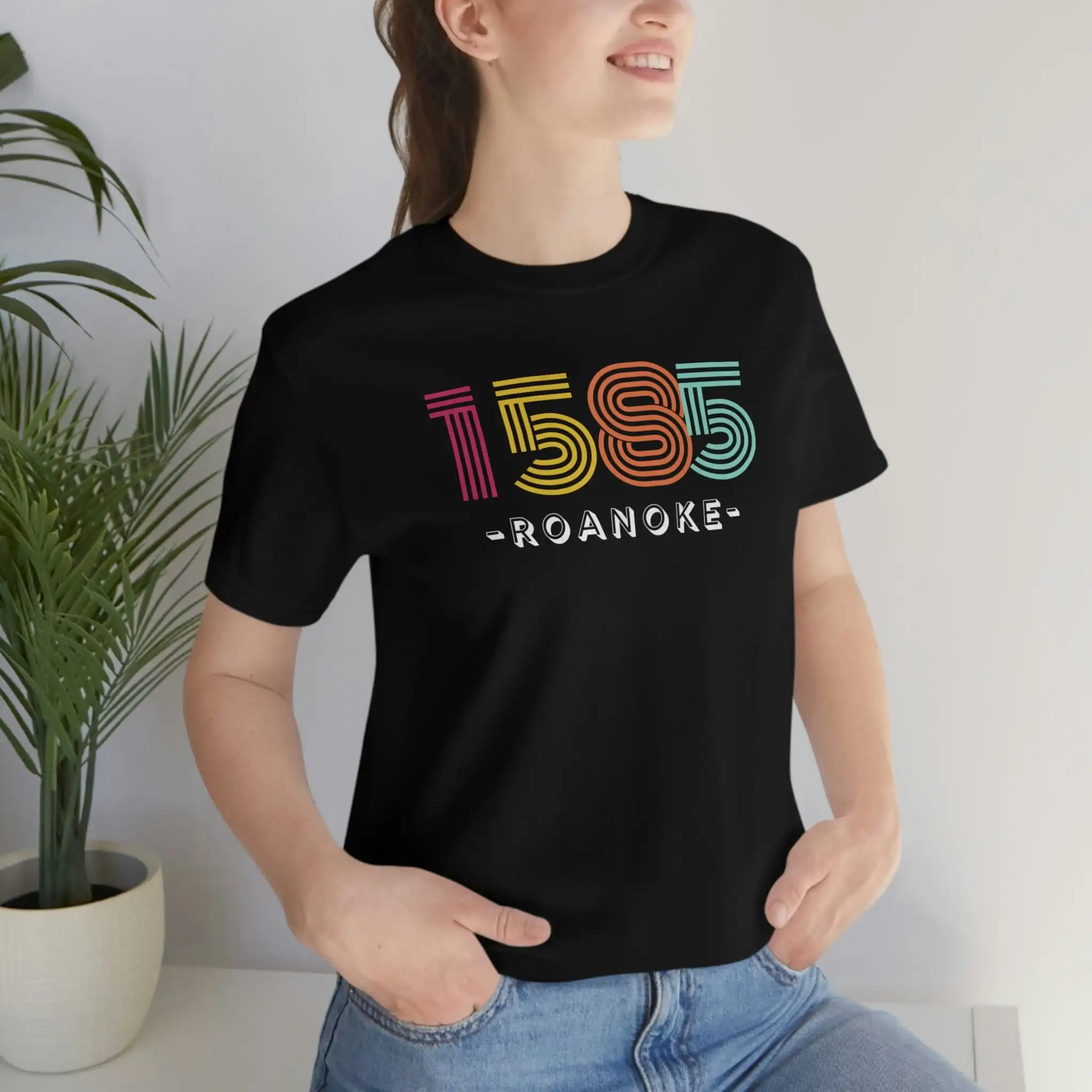 

Roanoke 1585 Retro Vibes US History Teacher T Shirt