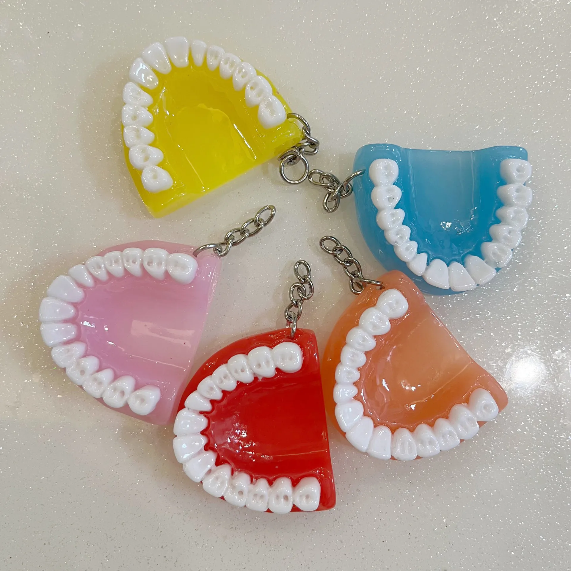 Fashion Creative Tooth Key Chain Resin Molar Upper Jaw Model Shape Denture Keychains Pendant Keyring Jewelry Gift 2023 New