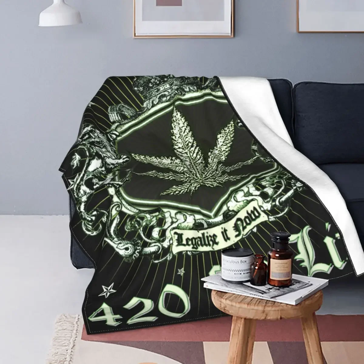 CANNABIS SATIVA Flannel Throw Blankets Weed Marijuana 420 Smoking Blankets for Home Outdoor Super Warm Quilt