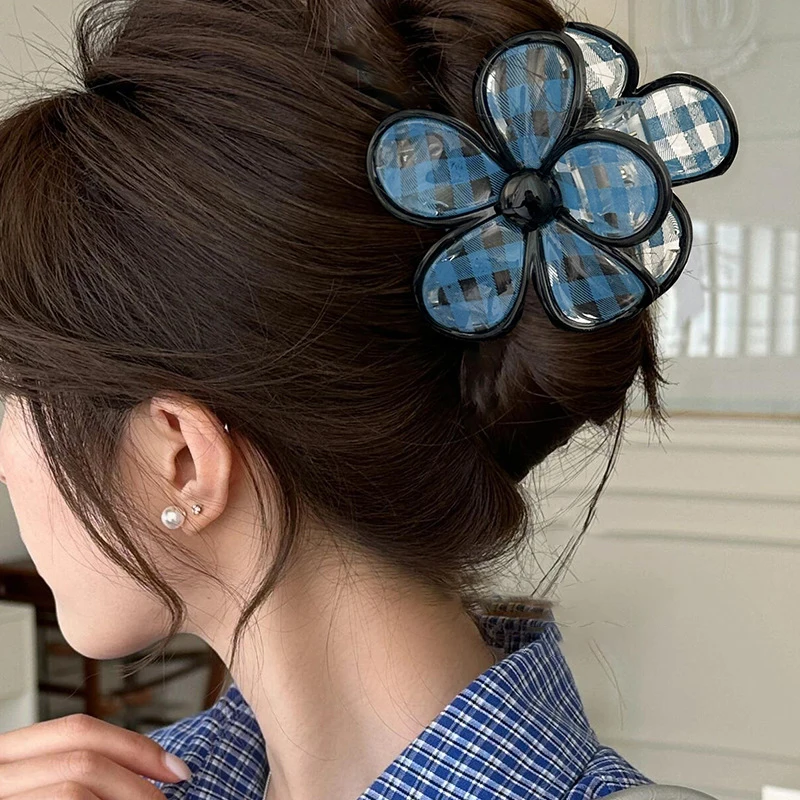 

1 Pcs Women's Hair Claw Sweet Korean Blue Transparent Plaid Simple Versatile Hair Claws High-quality Hair Accessories For Girl