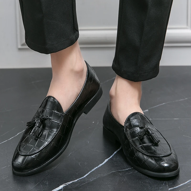 Men's Crocodile-Embossed Leather Tassel Loafers Slip-On Casual Dress Shoes Big Size Business Formal Comfortable