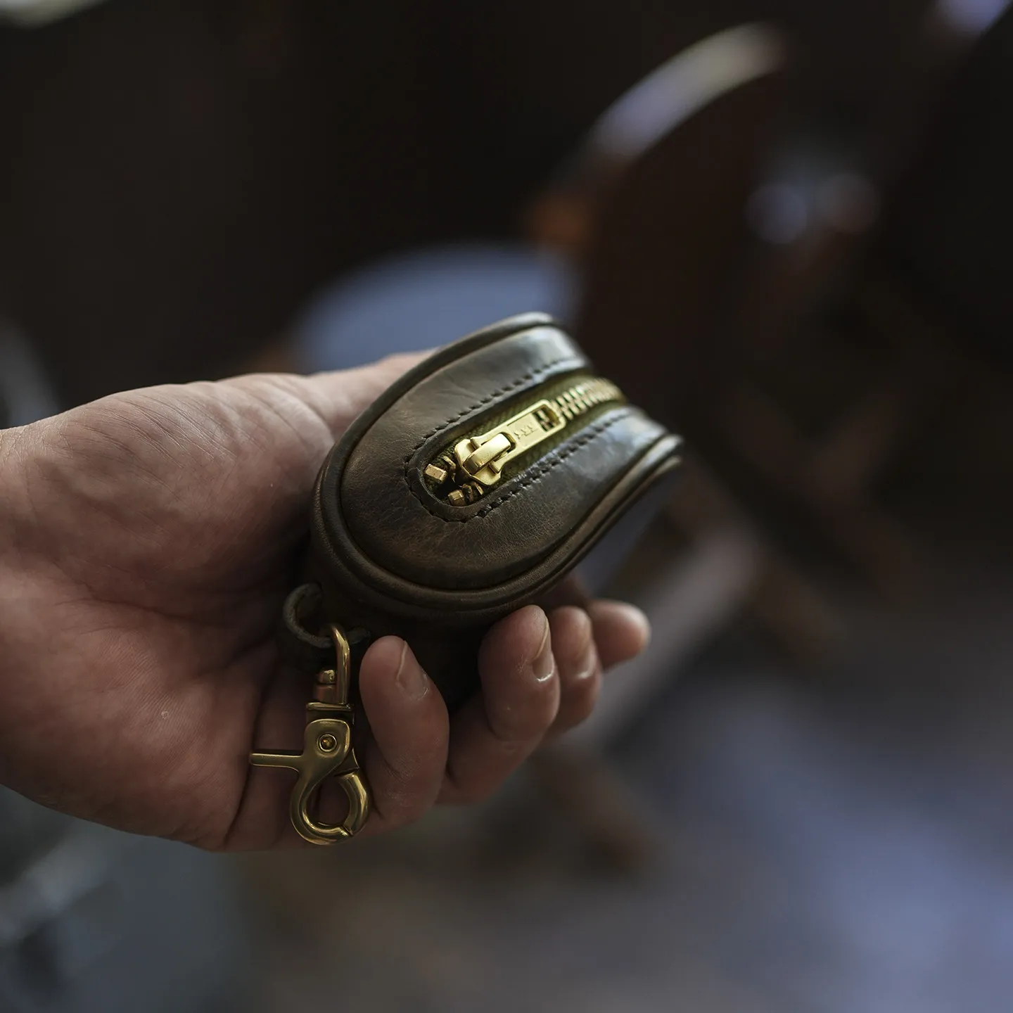 simple vintage vegetable tanned cowhide men women's car key bag fashion designer handmade genuine leather key storage bag