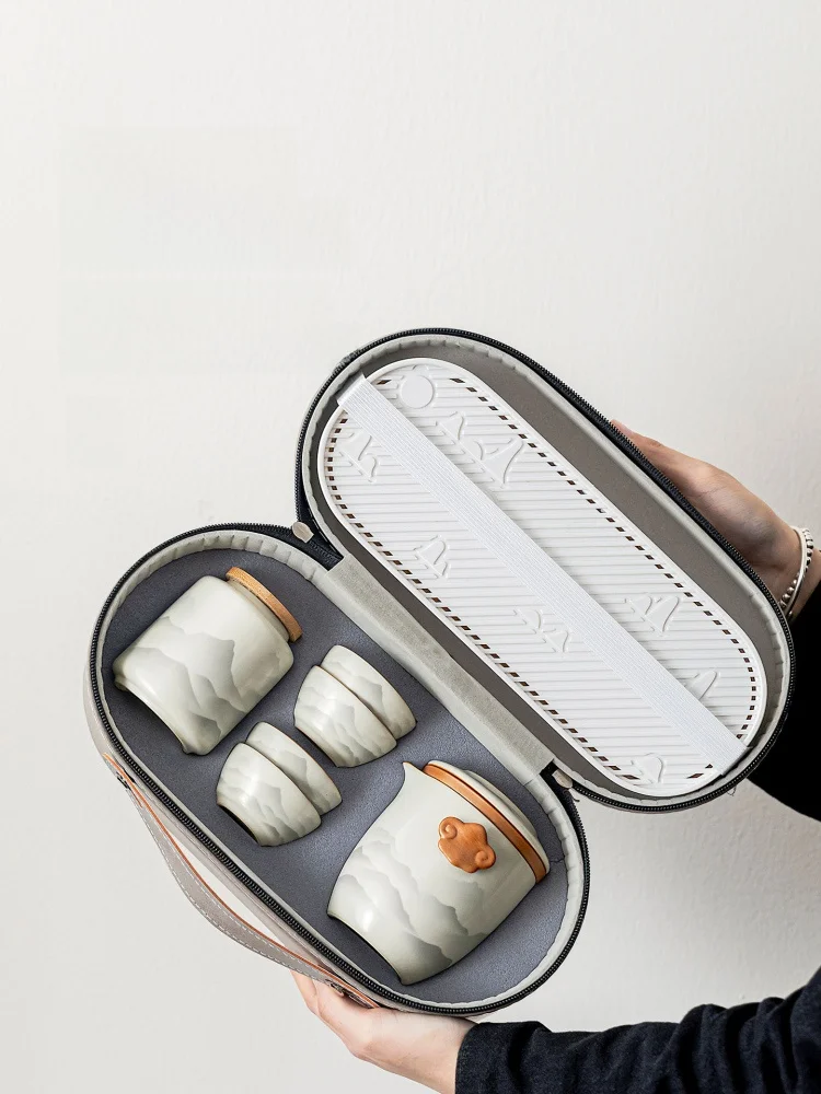 

Портативный дорожный чайный набор для улицы: один чайник, четыре чашки. Индивидуальное оборудование для чаепития в поездках.