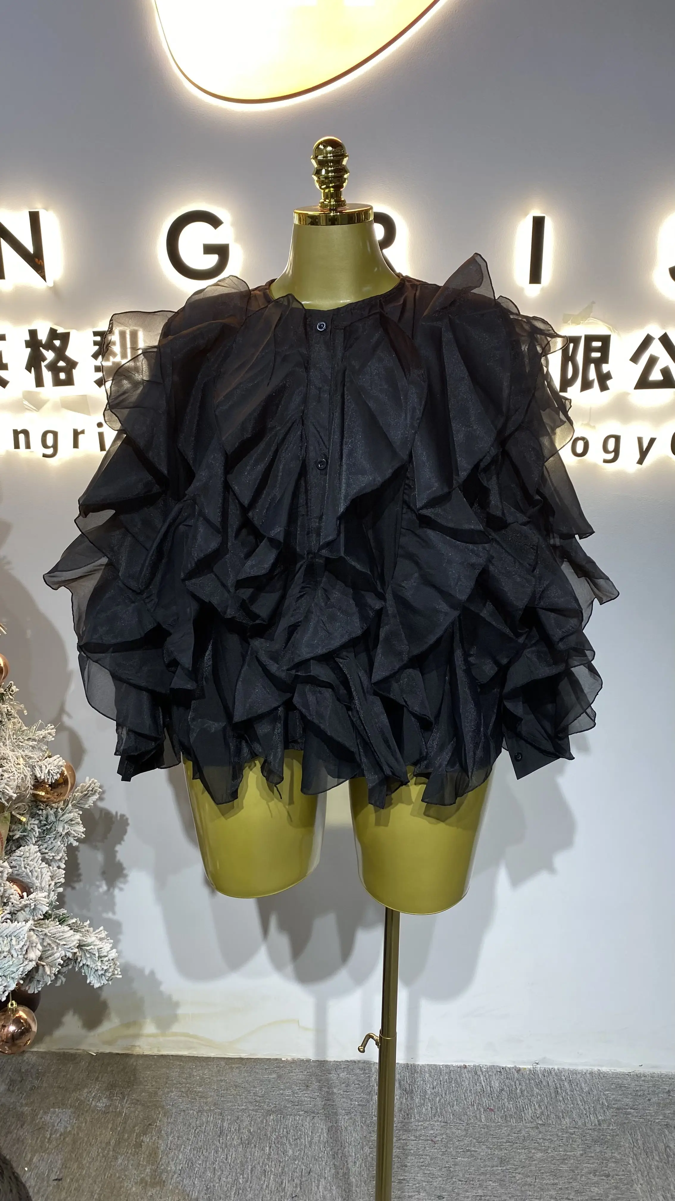 Retro elegant O-neck women's shirt with solid design and ruffled trim, long sleeves, office chiffon.-GZXX437