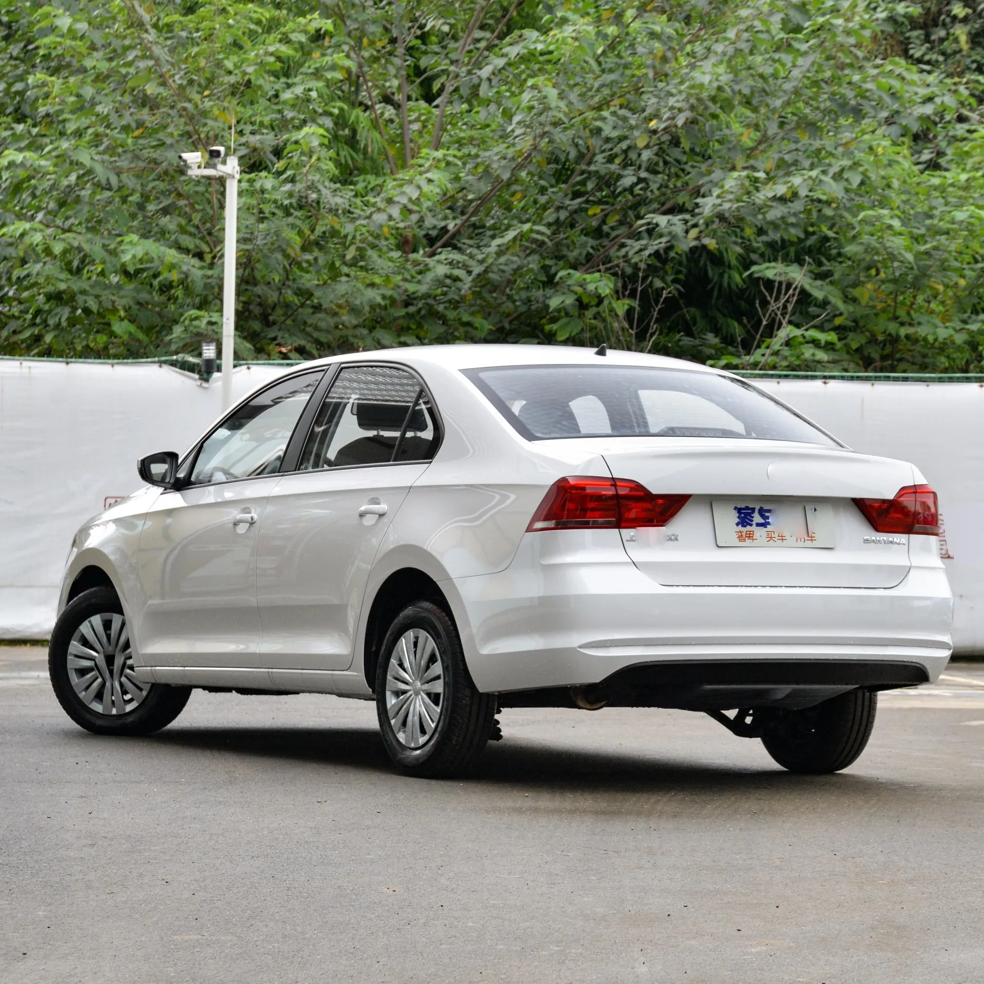 

Suitable for new Poussin Santana car fender soft glue without punching, installation and delivery durable and pressure-resistant