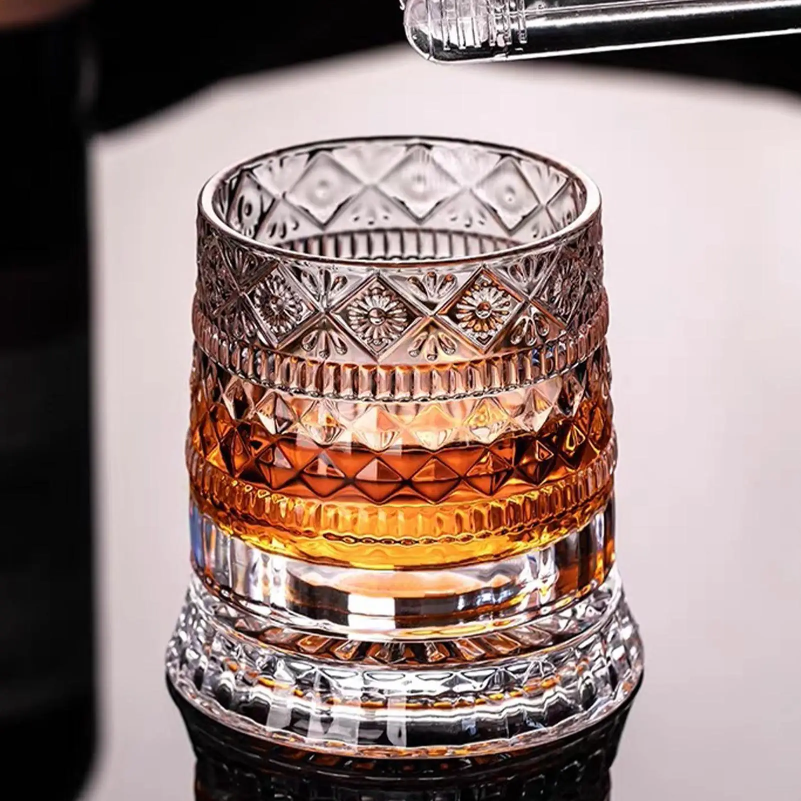 NEW Rotating Whiskey Glass Bourbon Glassware Liquor Glasses Rotating For Collectors Home Bar Entertainers Bartenders Birthday