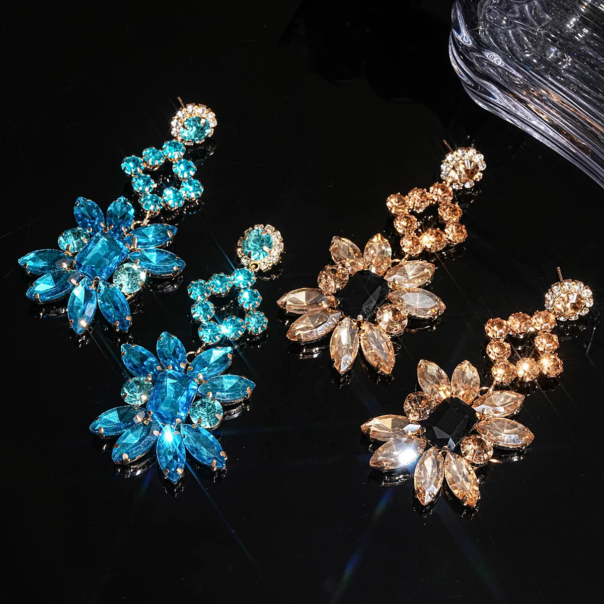Silver needle diamond diamond flower earrings French retro court style stud earrings fashion cross-border earrings design sense