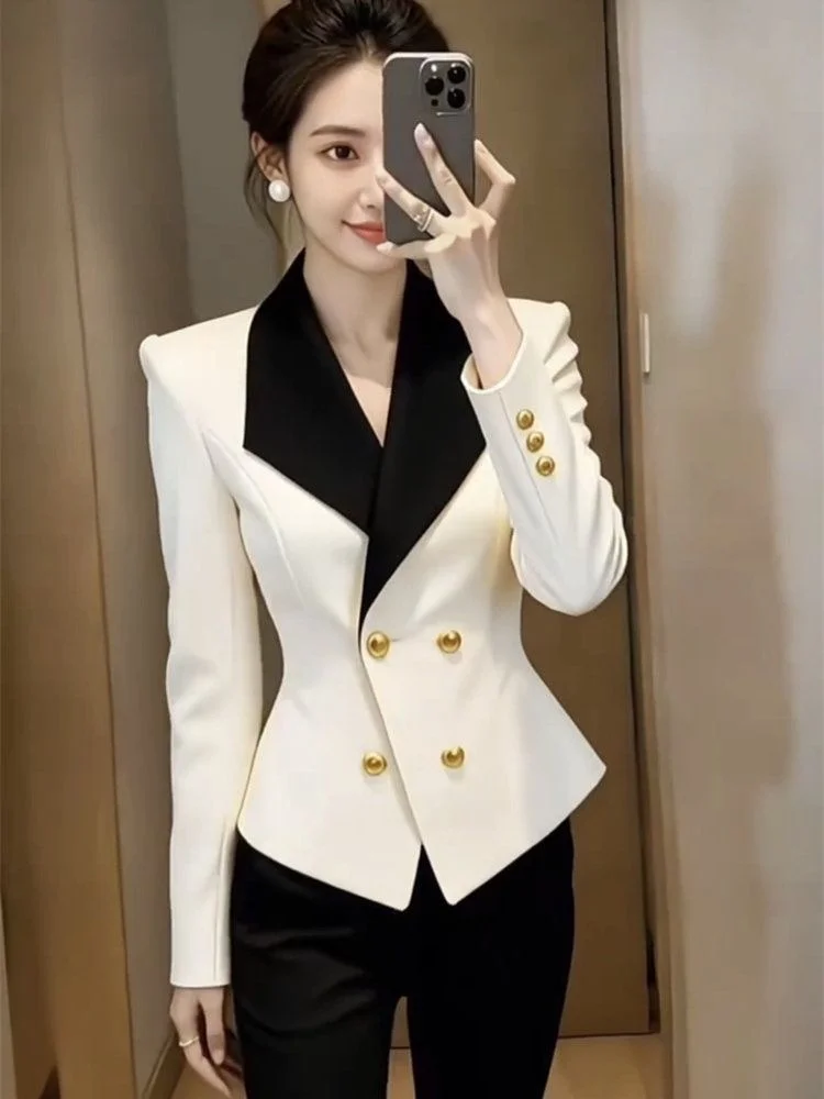 Early Spring 2026 Women's Slim Fit Short Suit Jacket Black White Color Block Waist Cinched Professional Style Korean Fashion