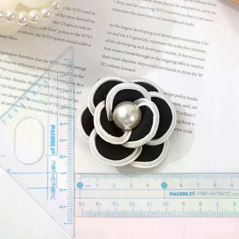 دبابيس زهرة الكاميليا النسيج الأسود للمرأة بروش دبابيس فستان قميص الإكسسوارات هدية #4