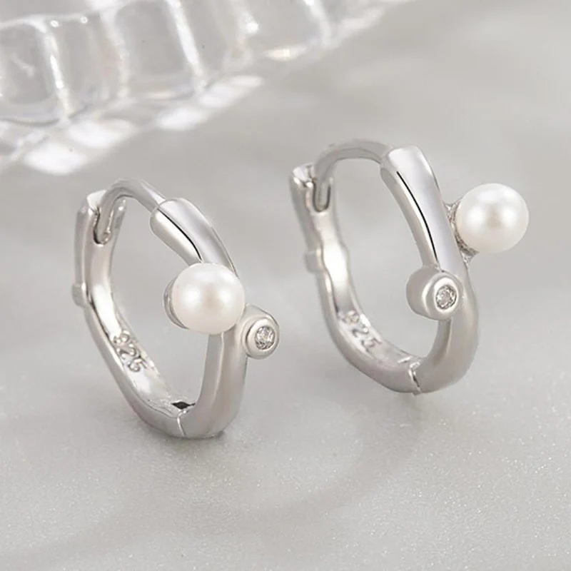 

2025 New Autumn/Winter Small Bead Ear Buckle for Women Simple Temperament 925 Silver Earrings Versatile High-end Earring KOFSAC