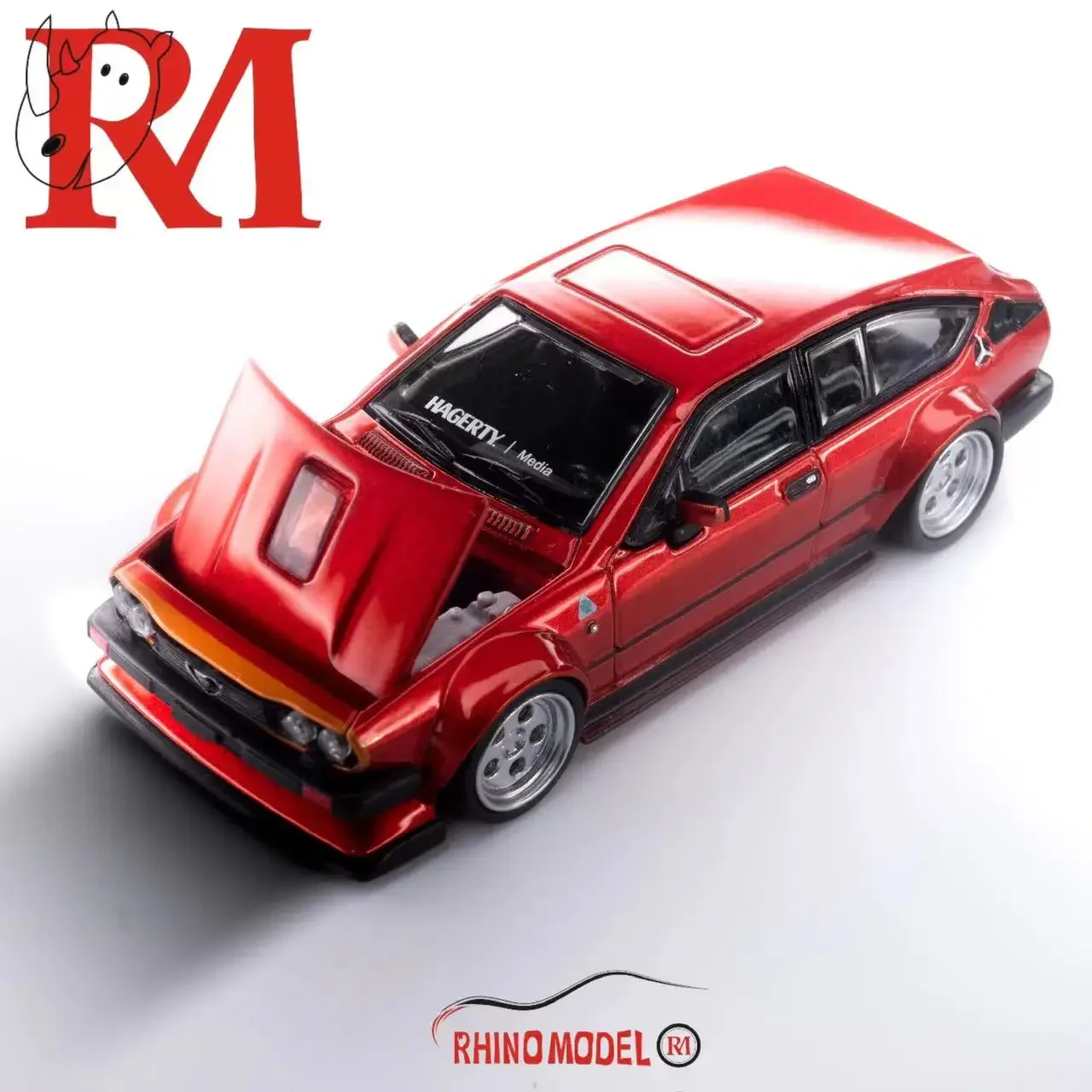 Rhino Model RM 1:64 Romeo GTV6 Groen/Rood/Wit Modelauto