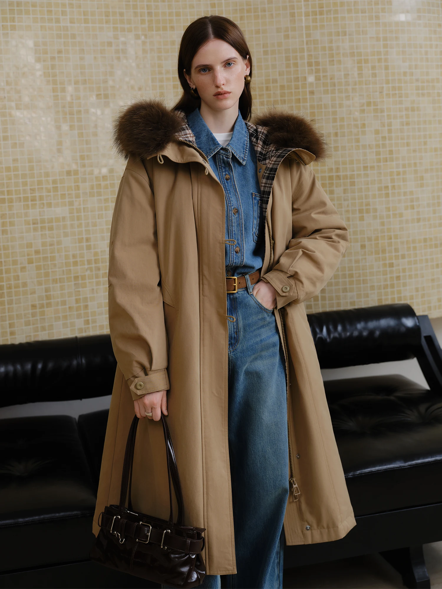 ZIQIAO ライトウォーム プチサイズ レディース レトロ フード付き ロング フェイクファー襟 パーカー ダウンジャケット 2025年冬新作 ロング ツーカラー コート