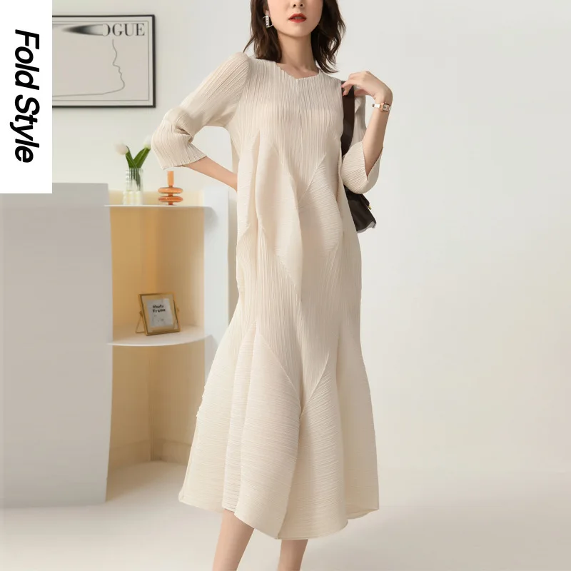 Pleated Loose Size Women's Dress New 2022 Spring and Autumn Solid Color 3/4 Sleeve V-Neck Mid Length Elegant Flower Bud Dress