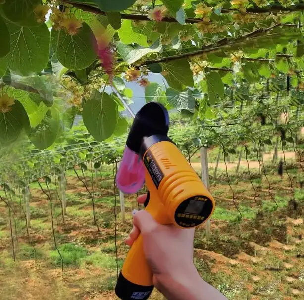 Pest Sprayer Prevent and Eliminate Ant Pests Multifunctional Powder Spraying Machine for Garden Farm
