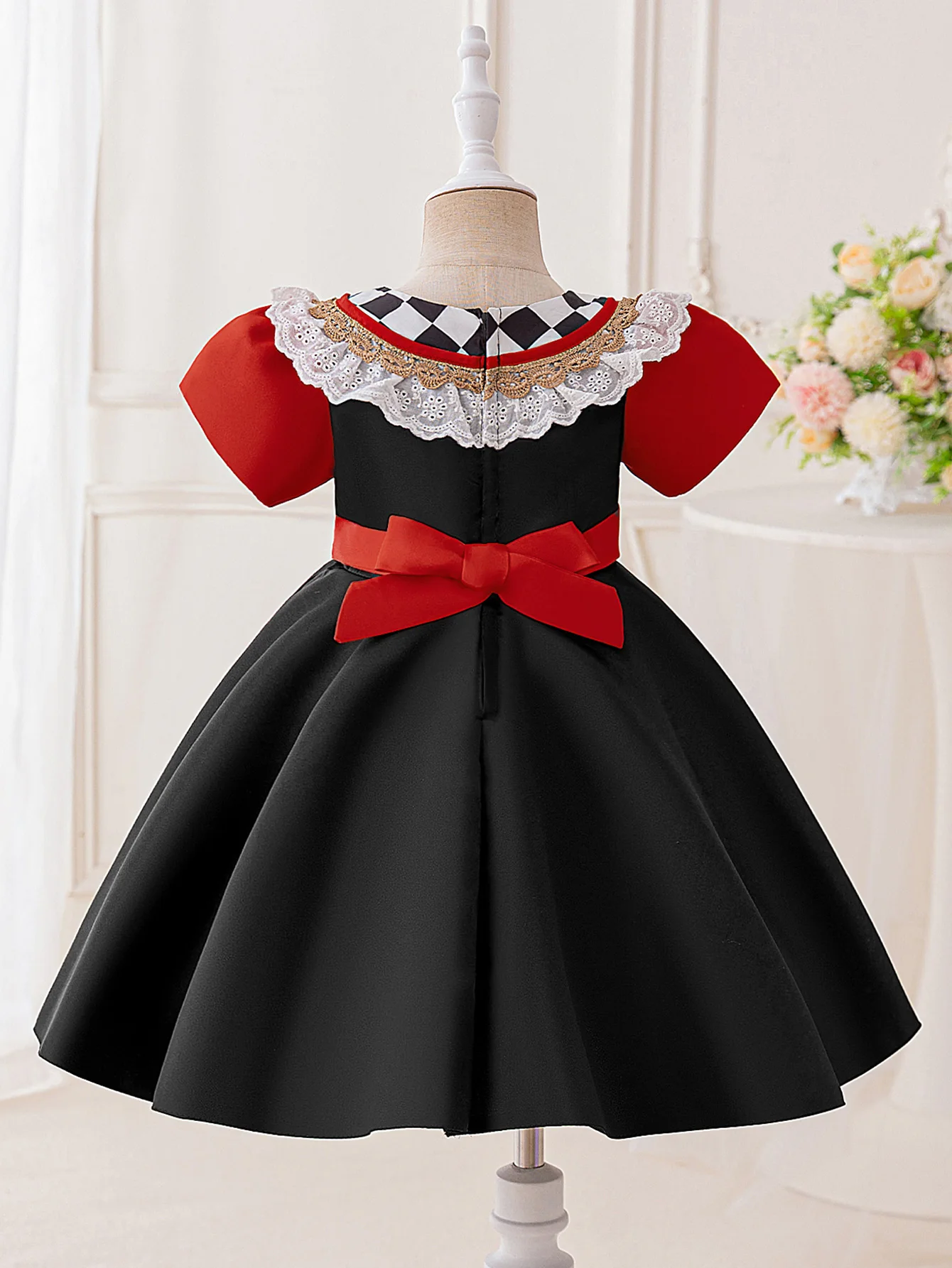 Elegantes Pokerkostüm „Königin der Herzen“ für Mädchen, ideal für Hochzeiten, als Brautjungfernkleid, für Geburtstagsfeiern, als Mädchenkostüm für Weihnachten oder Halloween. – Detail 4