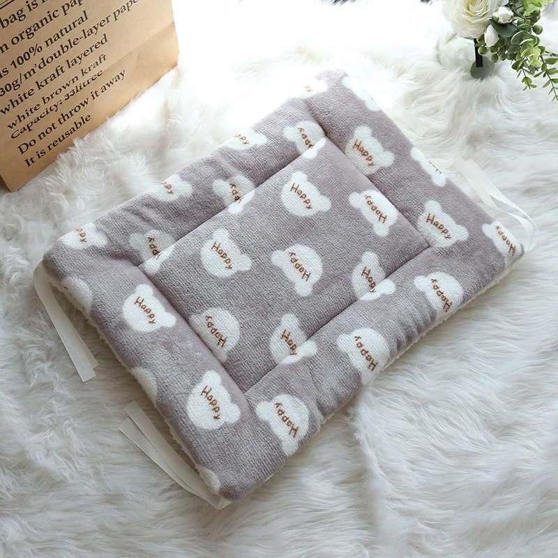 Soft Dog Bed Flannel Thickened Pet Sleeping Blanket Bed For Puppy Dog Cat Sofa Cushion Kennel Mat Winter Warm Pets Mat Cover