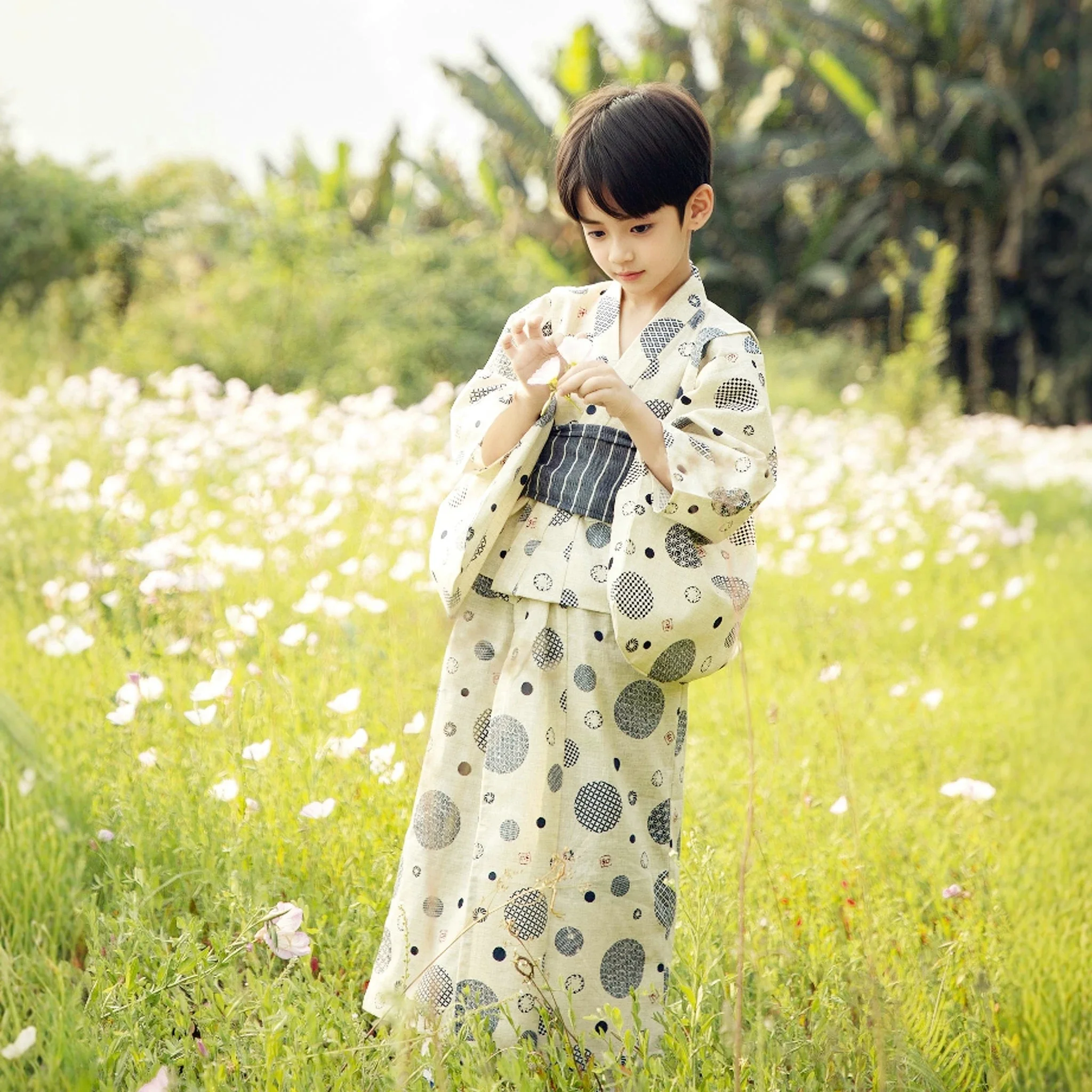 Boys' Formal Kimono Long Sleeve Wrinkle-Resistant Japanese-Style Yukata Firework Pattern Ideal for Festivals