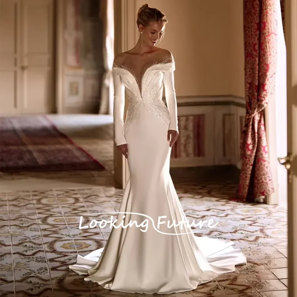 Sexy Sparkly Wedding Gown Strapless Bodice Floor Length Robe De Mariée Custom Made Fitted Silhouette Crystal Detail Court Style