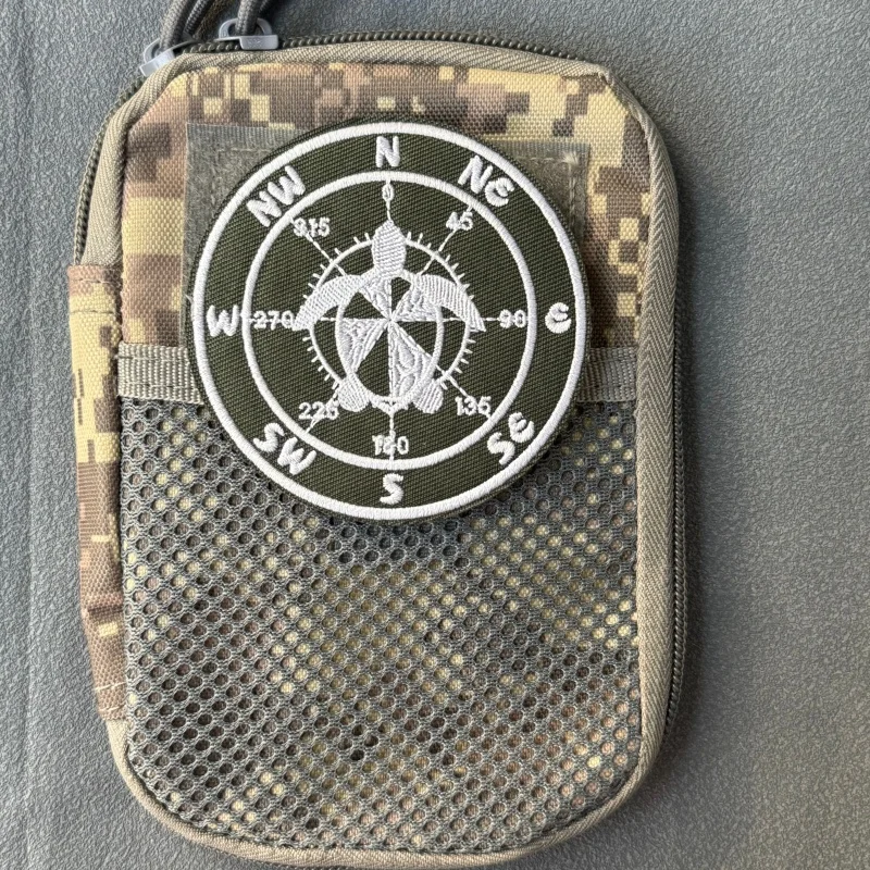 Parche táctico bordado brújula con velcro – para mochila o ropa - imagen 5