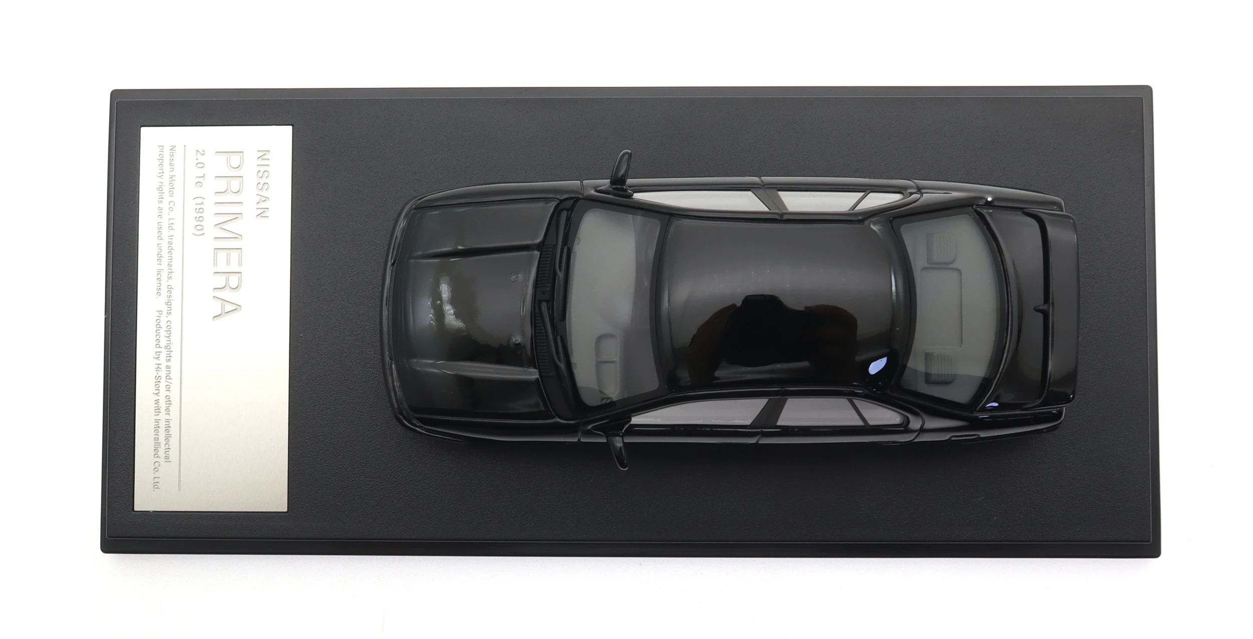 1:43 Scale High-Simulation Resin Car Model Nissan Primera-Style Mini Vehicle Collectible Display Toy Gift