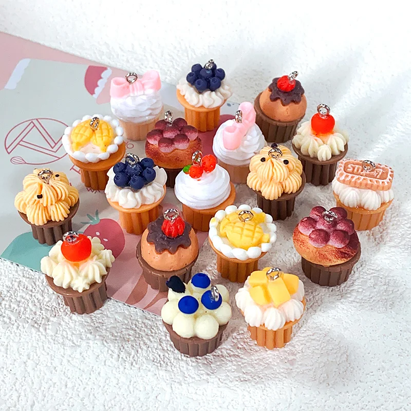 10 Uds Mini taza pequeña pastel resina encantos arándano cereza crema pasteles artesanías colgantes Diy para pendiente llavero joyería hacer