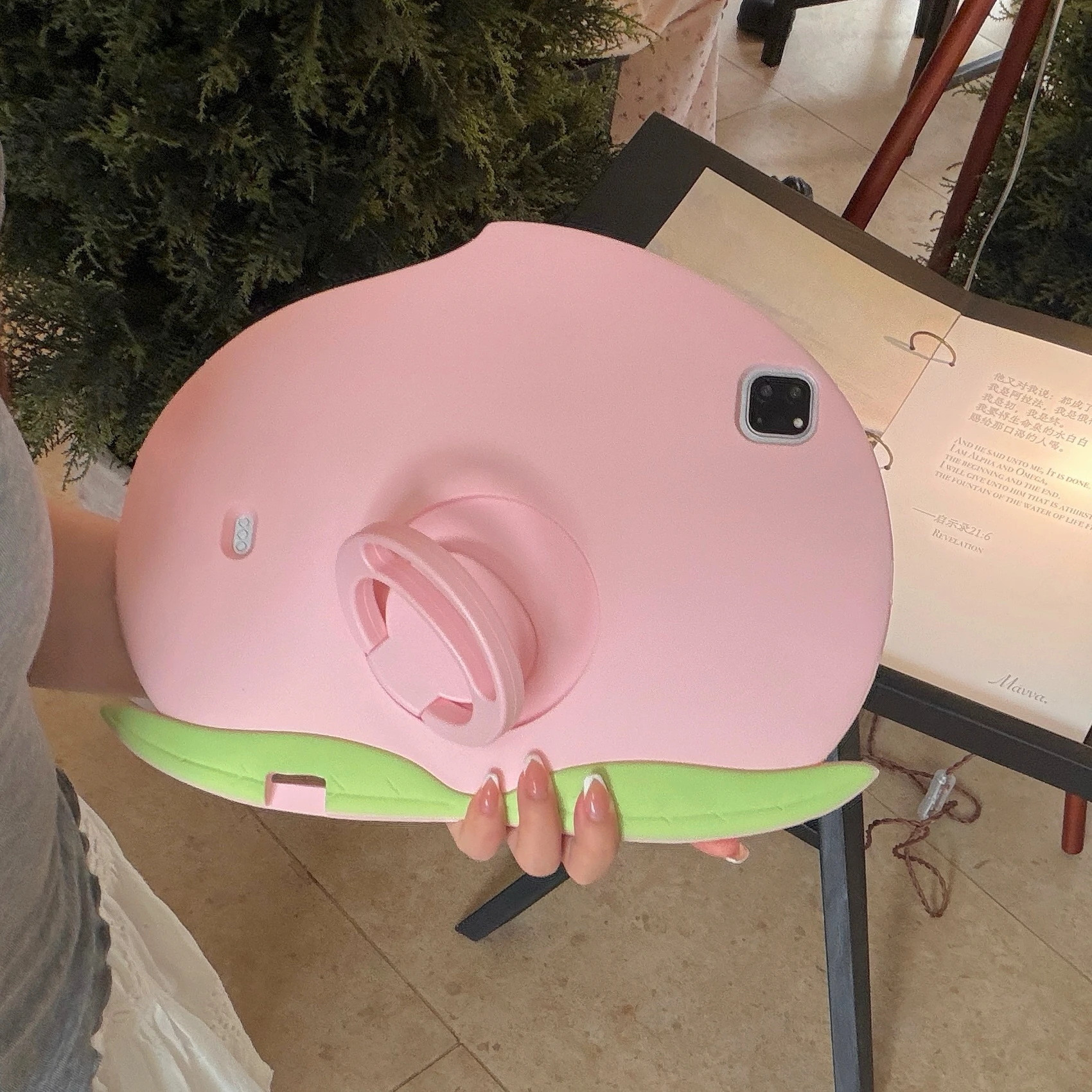 

3D Peach Silicone Tablet Case With Stand For iPad mini/5/6/7/8/9/10/Air/Pro 8.3/9.7/10.2/10.5/10.9/11inch A16 A19 2026 Cover