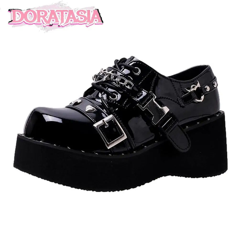 DORATASIA kobiety platforma buty Mary jane Cosplay Lolita Gothic punkowe dziewczyny pompy łańcuszek z sercem Hook Loop czarna klamra kliny buty