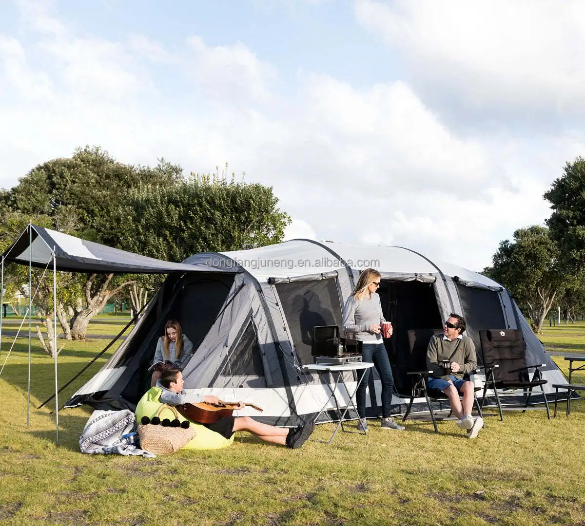 Popular Glamping Canvas Inflatable Outdoor Camping Customized Luxury Polyester Air Family Tent for Camping
