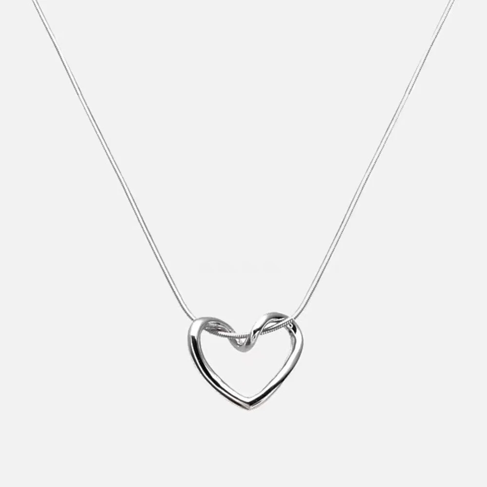 Hollow Love Pendant Heart Necklace Metal Simple Ins Retro Korean Clavicle Chain Dating Wedding Party Jewelry Women Girls Gift