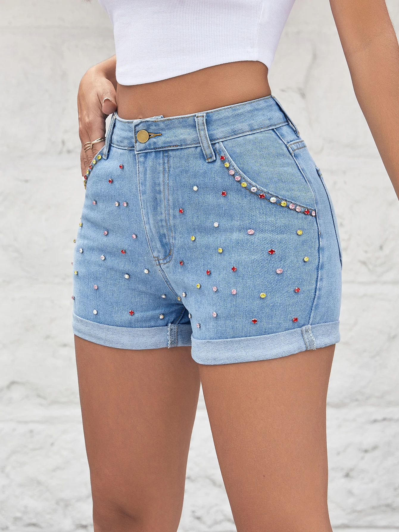 

Trendy colored diamond studded high waisted denim shorts with rolled edges and bulletless women's denim shorts