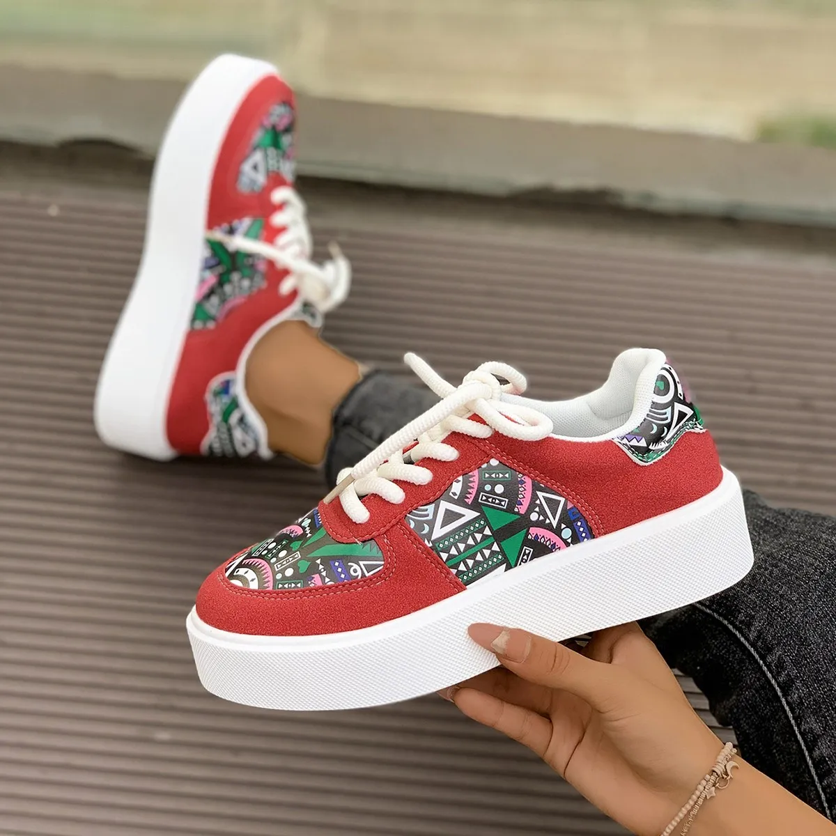 

Women Sneakers New Fashion Lace-up Platform Shoes for Women Spring Luxury Graffiti Designer Sneakers for Women Zapatos De Mujer