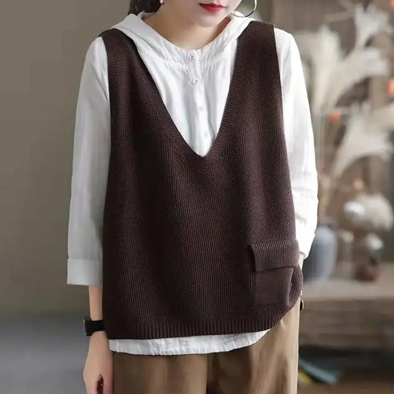 

Artistic Retro Short Knitted Vest for Women Spring and Autumn New Style Vest Worn with Casual Vest and Shoulder Top