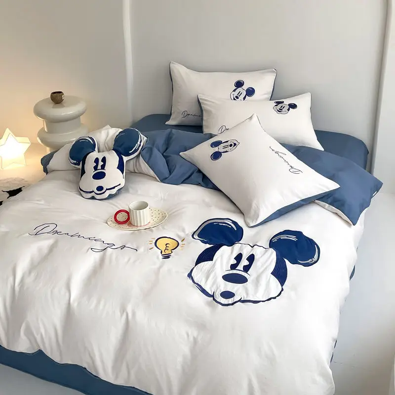 Periferiche dei cartoni animati Disney in cotone lavato carino lotso Mickey biancheria da letto in quattro pezzi dormitorio lenzuolo in tre pezzi e copripiumino
