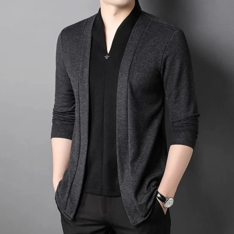 

Men Slim Fit V-neck Cardigan T-shirt to Wear as a Fake Two-piece Fleece Long-sleeved T-shirt