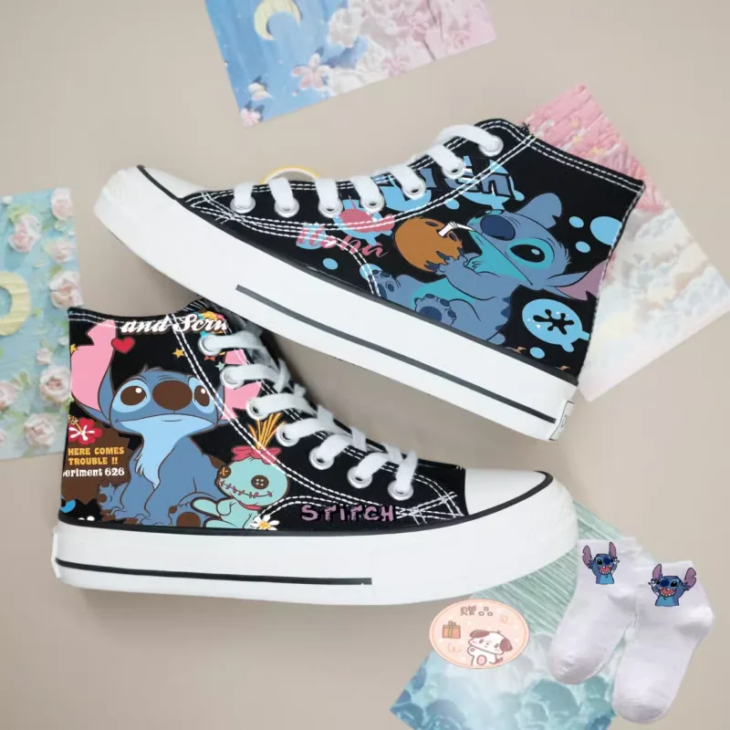 Disney Stitch-zapatos de lona antideslizantes para hombre y mujer, calzado informal de alta calidad, con dibujo de oso de fresa, novedad