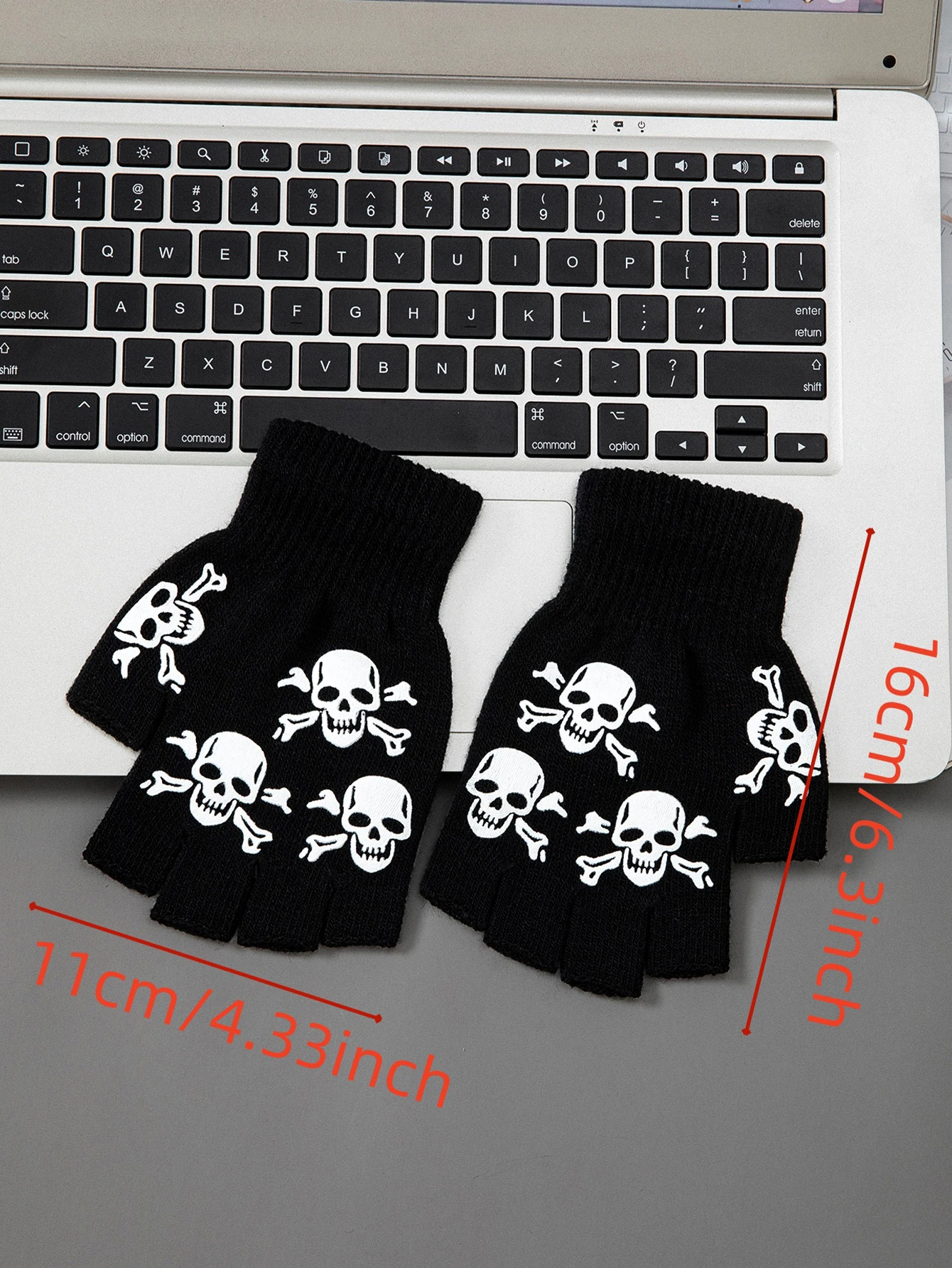 1pcs New Kids Halloween Skeleton Skull Half Finger Luminous Punk Gloves Winter Skull Fingerless Black Mitten