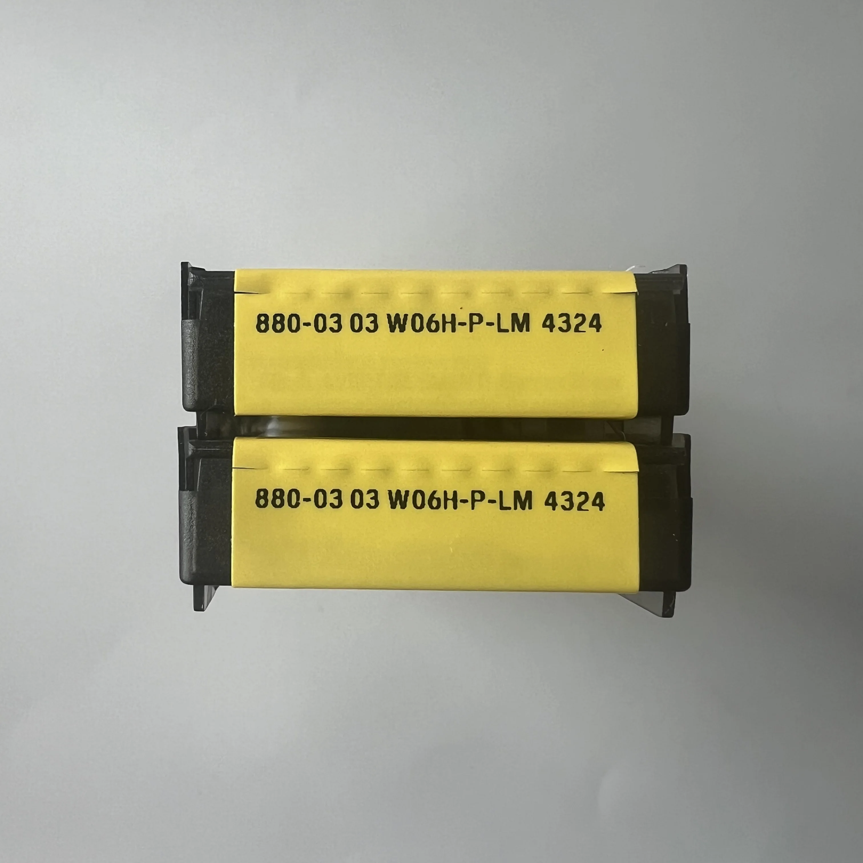 

880-0303W06H-P-LM 4324 Твердосплавная токарная пластина с ЧПУ