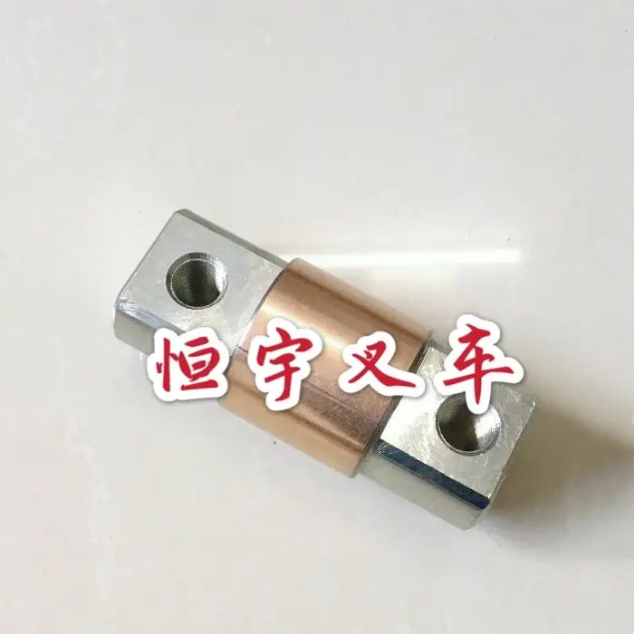 

Suitable for Toyota forklift accessory 8FD15-30 front axle door frame connection pin 61255-26600-71 61192-26600