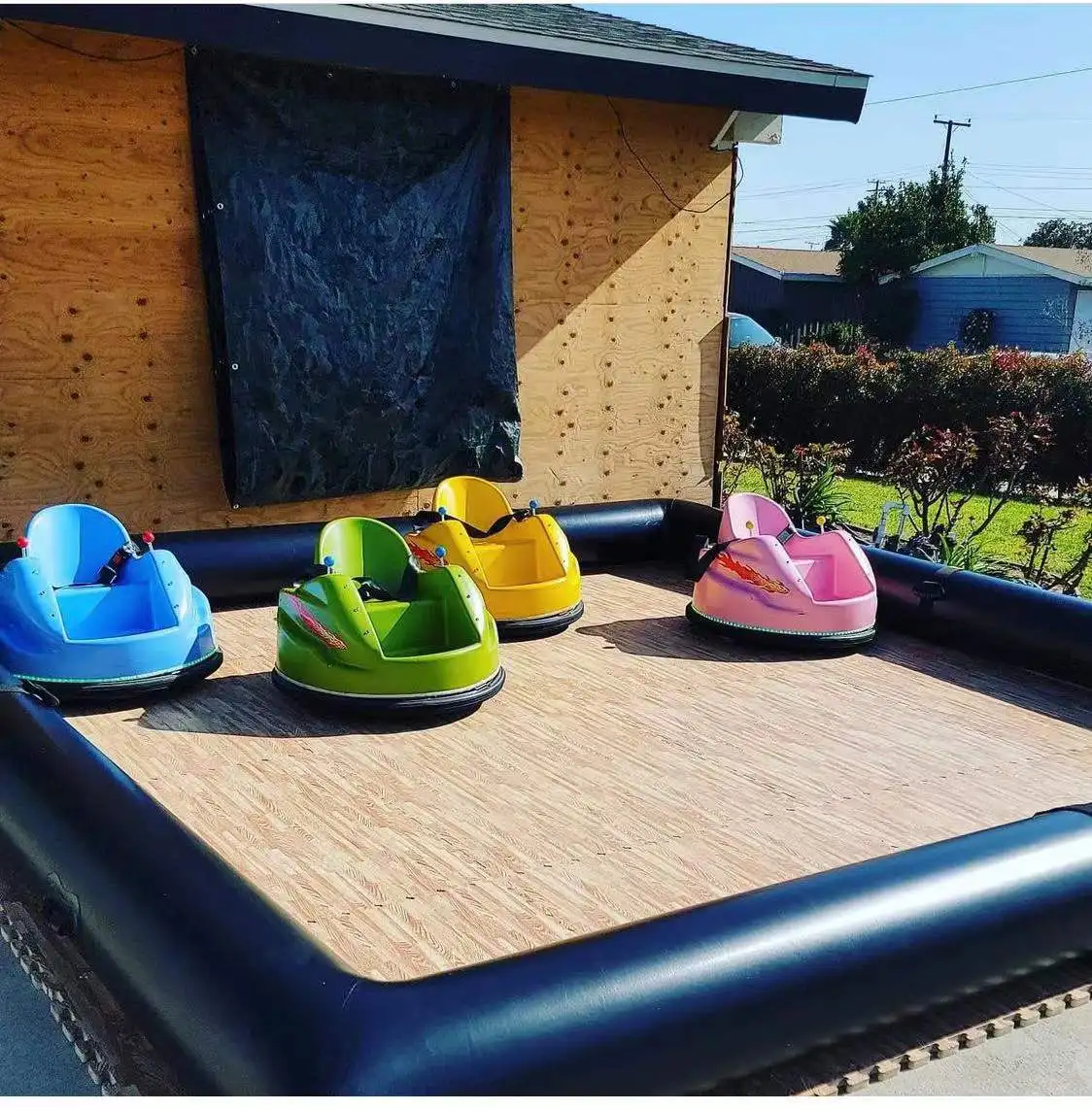 Pista da corsa gonfiabile Go Karts per eventi di feste per bambini con paraurti gonfiabile commerciale personalizzato in vendita